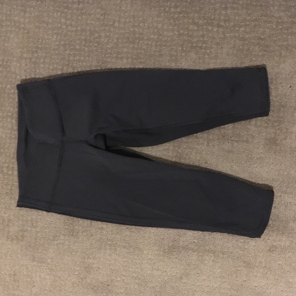 Lululemon crops